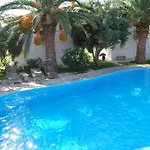 Nyaraló Houdis *