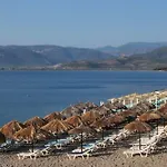 Nyaraló Houdis *