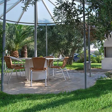 Houdis Parálion Ástros